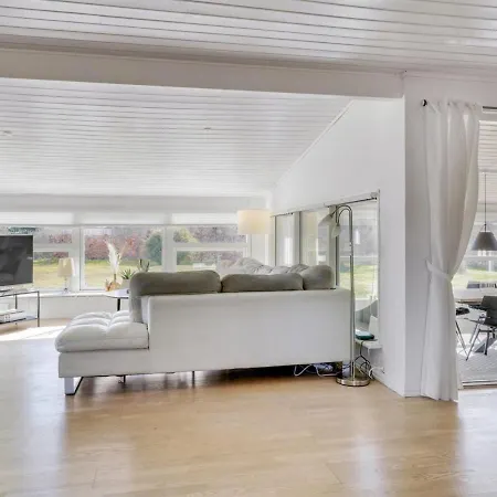Svenger - 2km From The Sea By Interhome *